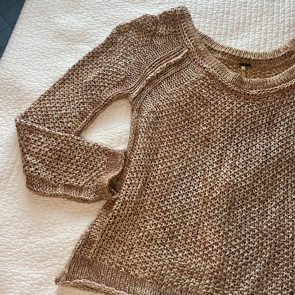 Free People Low Scoop Knit Sweater/ Lightweight/ Size Medium/ Cream & Tan - Picture 5 of 8